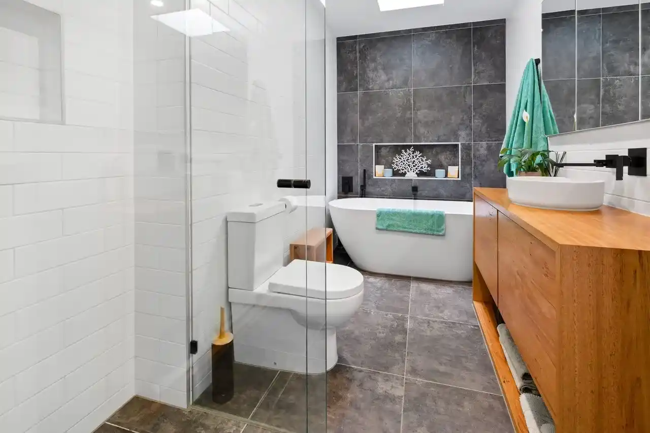 washroom remodeling company